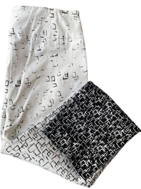 LISETTE Pants - Lisette White Stretch Geometric Pattern Capri Pants